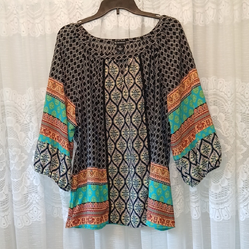 New Directions Black and White Graphic 3/4 Sleeve Blouse
